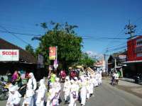 Peringati Tahun Baru Islam, Anak TK di Purwosari Gelar Pawai Ta'aruf dan Praktik Manasik Haji