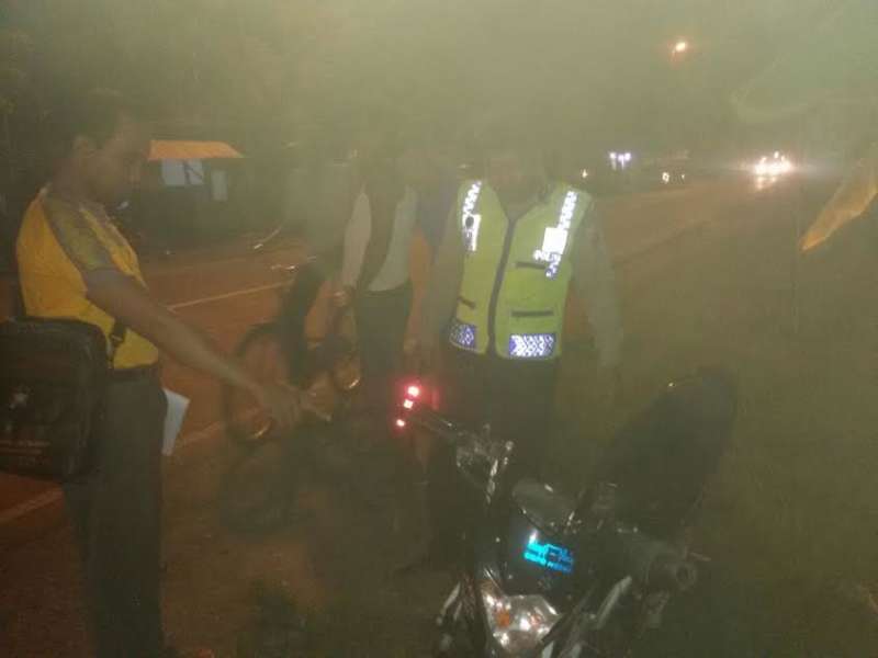 Dahului Mobil, Pengendara Motor Celaka di Padangan