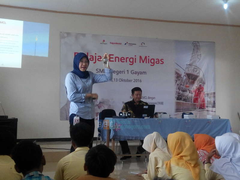 SMPN 1 Gayam Terima Program Belajar Energi Migas bersama EMCL