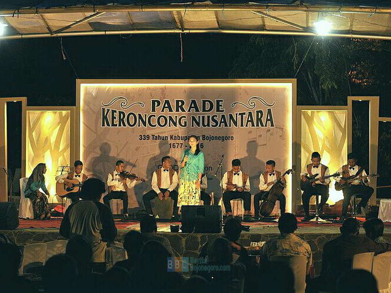Lima Kelompok Keroncong Hibur Malam Minggu Warga Bojonegoro