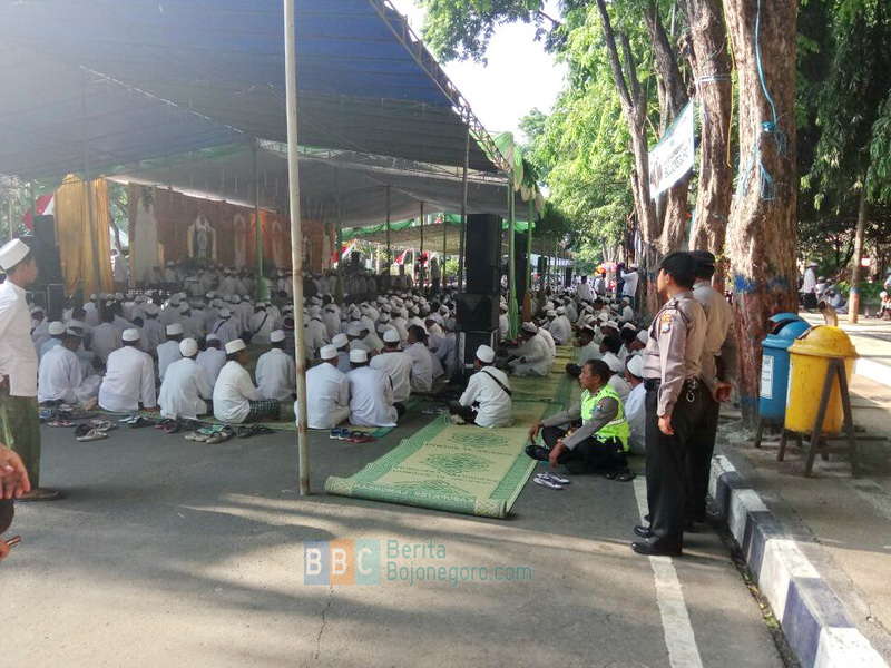 Gema Dzikir dan Doa di Alun-Alun Bojonegoro, Polisi Kawal Hingga Bubar