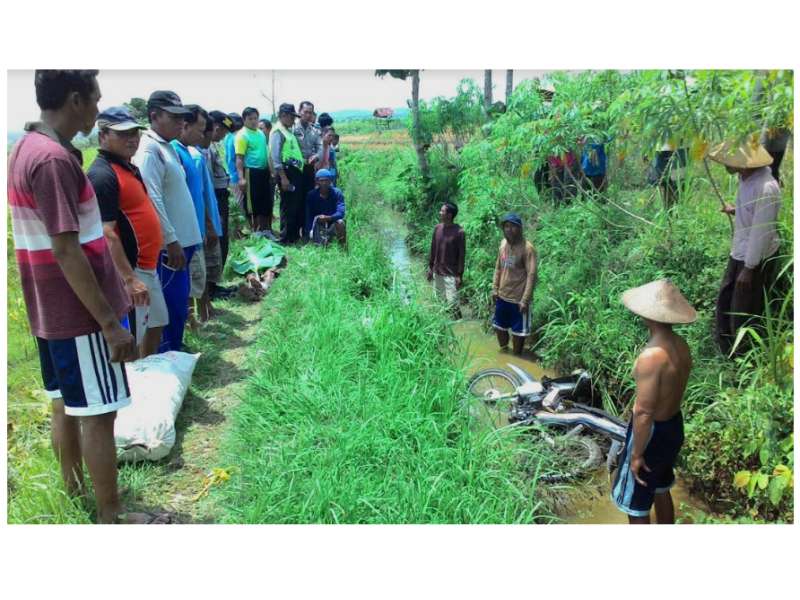 Tercebur di Saluran Irigasi, Kakek Pengendara Motor di Tuban Meninggal Dunia