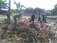 DKP Adakan Gerakan Mata Sedap dengan Bersih-Bersih Lingkungan