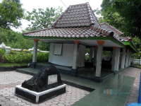 Mengunjungi Pusara Adipati Haryo Matahun I