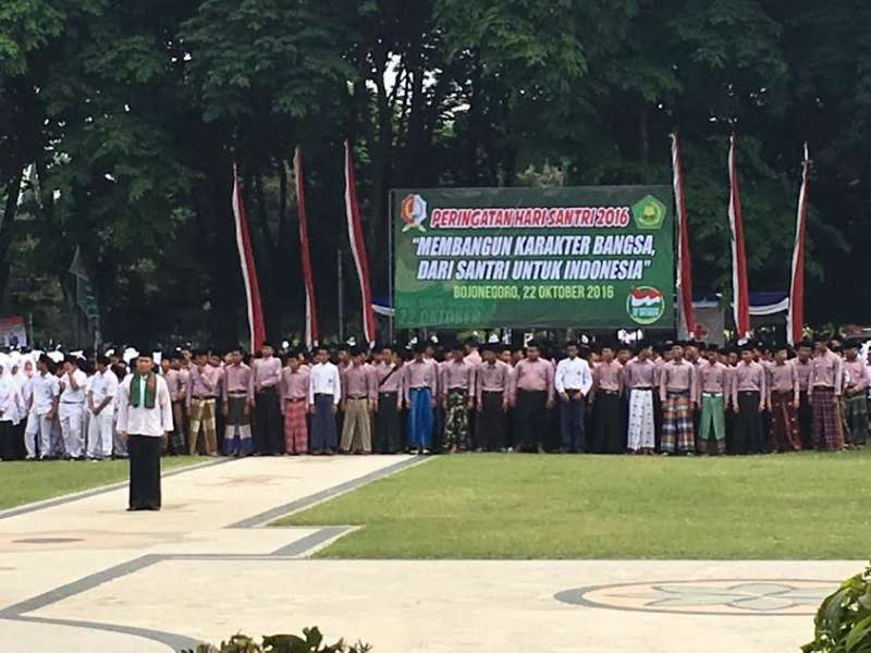 Ribuan Peserta Ikuti Upacara Hari Santri di Alun-Alun Bojonegoro
