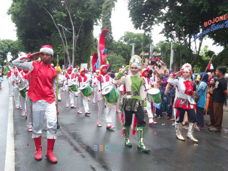 Wakapolres Berangkatkan Peserta Kirab Drum Band