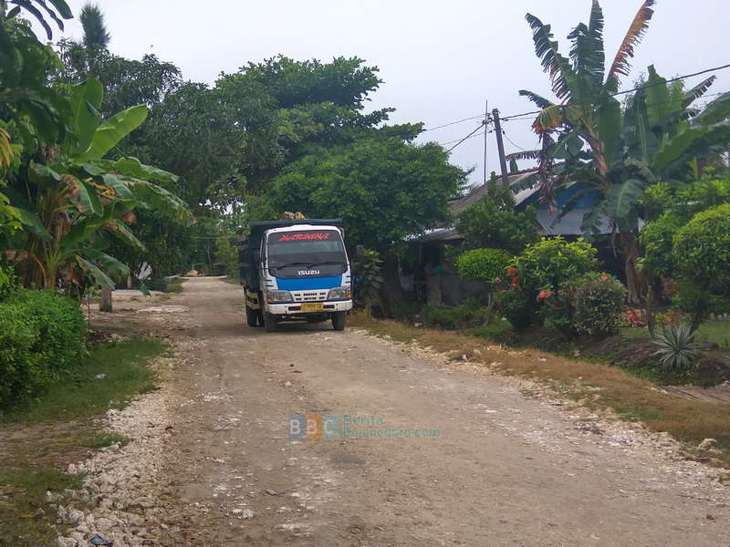 Warga Kampungbaru Tuntut Perbaikan Jalan Akibat Proyek Gedung Pusdiklat