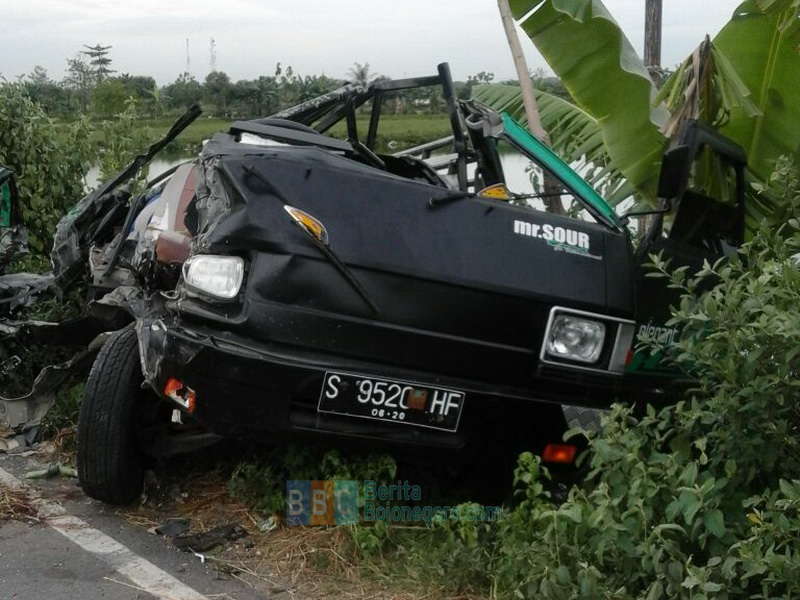 Truk Tabrak Pikap di Widang, Satu Orang Meninggal Dunia