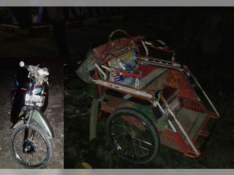 Tak Berlampu, Bentor Berpenumpang Ditabrak Honda Grand dari Belakang