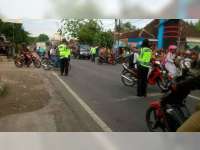 Urai Kemacetan, Kapolsek Sumberrejo Ikut Atur Lalu Lintas Jalan