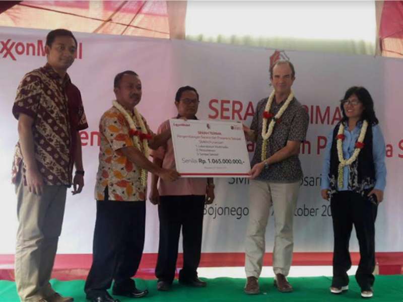 SMKN Purwosari Terima Seperangkat Fasilitas Pendidikan dari EMCL