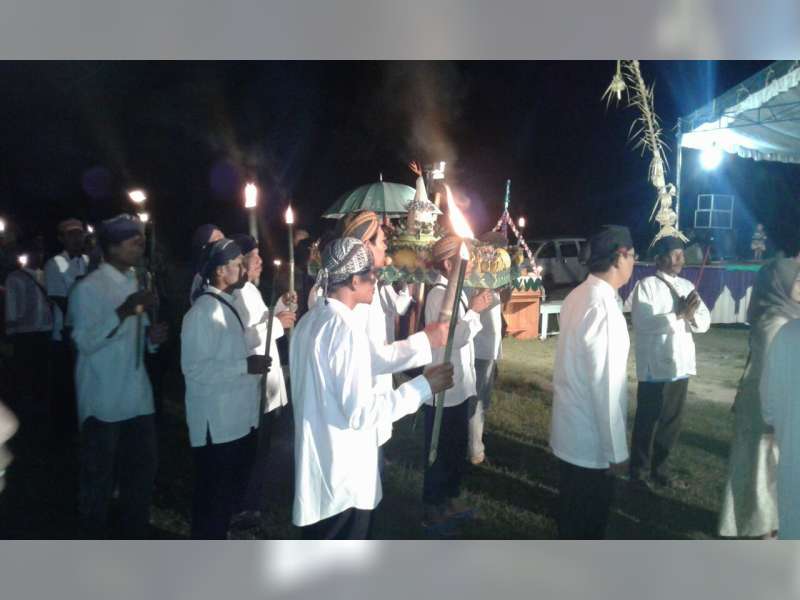 Kapolsek Malo Pimpin Pengamanan Kirab Gunungan di Desa Malo