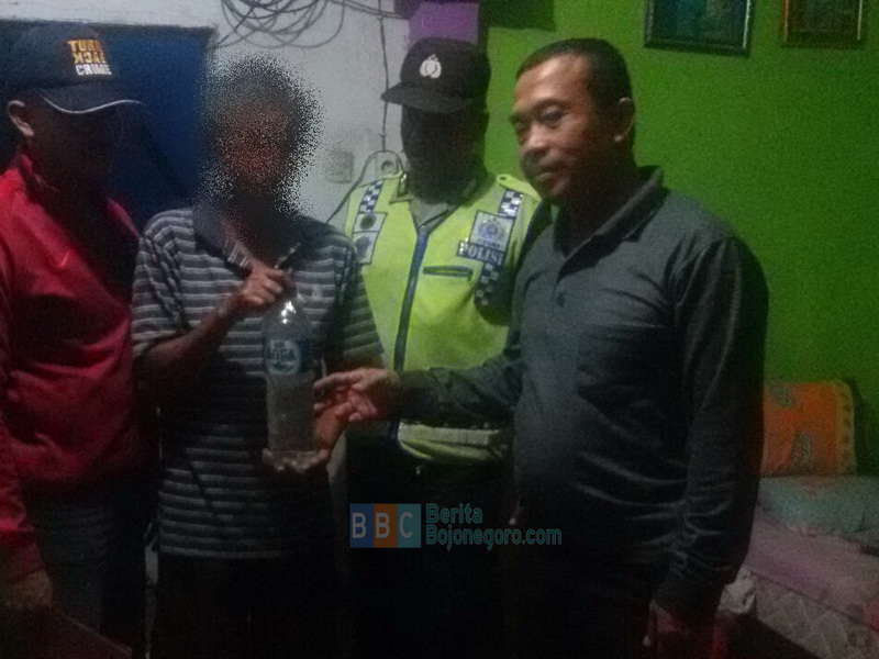 Miras Disita, Polisi Tegur dan Beri Binaan Para Penjual