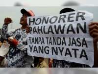 Nasib Guru Honorer SMA/SMK Belum Jelas