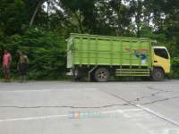 Senggolan Truk dengan Motor di Ngraho, Seorang Pelajar Hidungnya Patah