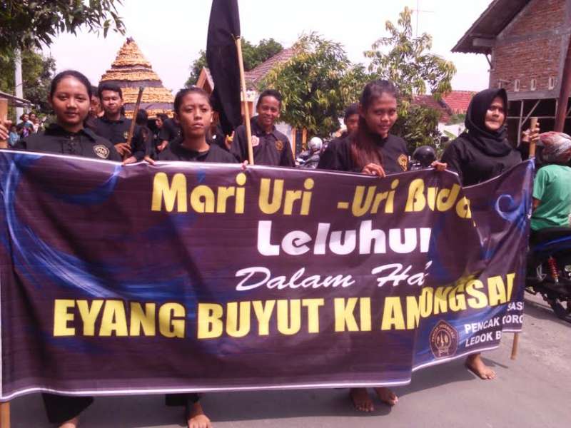 Tak Hanya Kirab, Haul Ki Andongsari Juga Dimeriahkan dengan Sandur