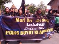 Tak Hanya Kirab, Haul Ki Andongsari Juga Dimeriahkan dengan Sandur