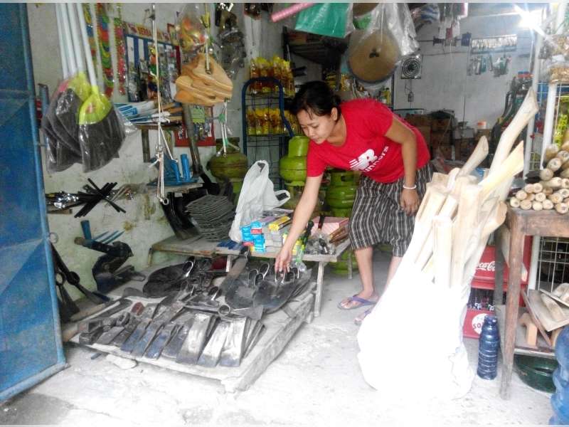 Di Kedaton Kecamatan Kapas, Ribuan Cangkul Diproduksi Tiap Hari