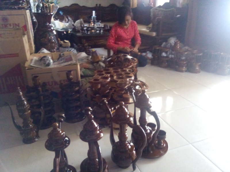 Penjualan Kerajinan Souvenir Batokan Menurun