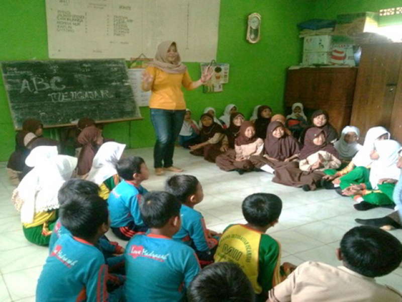 Program ABC Mengajar di Desa Kacangan Kecamatan Tambakrejo