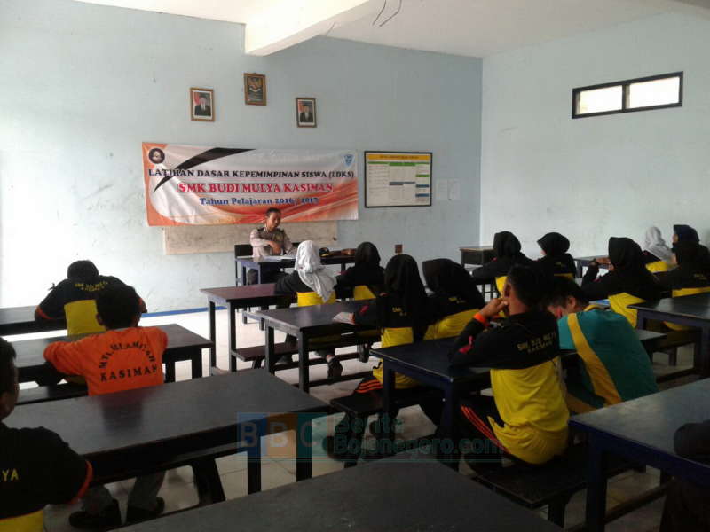 Tanamkan Jiwa Pemimpin, Polisi Isi Acara LDKS SMK Budi Mulya Kasiman