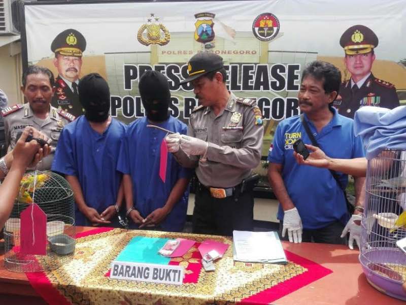 Kedua Tersangka Mengaku Mencuri Untuk Bayar Hutang