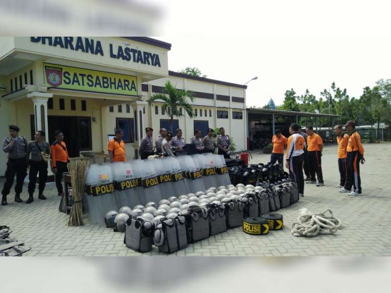Pastikan Kesiapan Pengamanan Pilkades, Polres Cek Peralatan Dalmas