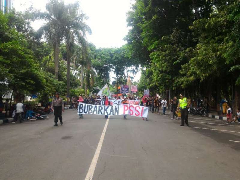 Ratusan Massa Pendukung Persibo Mulai Bergerak