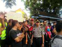 Aksi Unjuk Rasa Berjalan Tertib