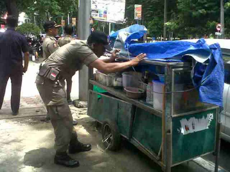 Satpol PP Berharap Para PKL Patuhi Aturan Waktu Jualan