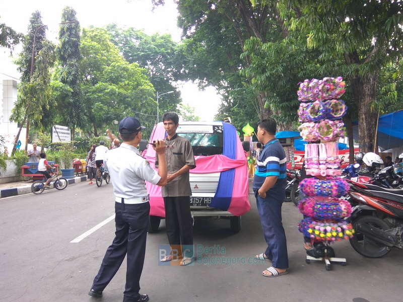 Mobil Peserta Pawai Masuk CFD, Dishub Mengaku Tak Ada Koordinasi