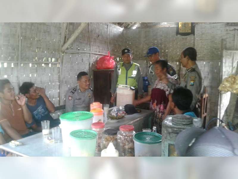 Polsek Kanor Sita 8 Liter Tuak di 3 Warung