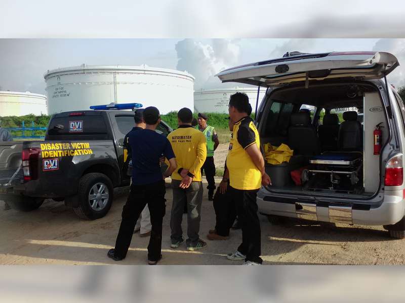 Dua Anak Kardjani Tak Kuasa Menahan Sedih