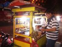 Cicipi Sate Padang yang Aneh