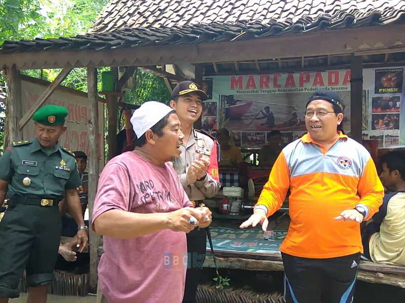 Bupati Ajak Kapolres Kunjungi Warga Kebanjiran di Ledok Kulon