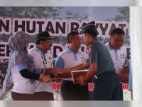 Pakde Karwo Dapat Penghargaan Berperan dalam Menjaga Rehabilitasi Hutan