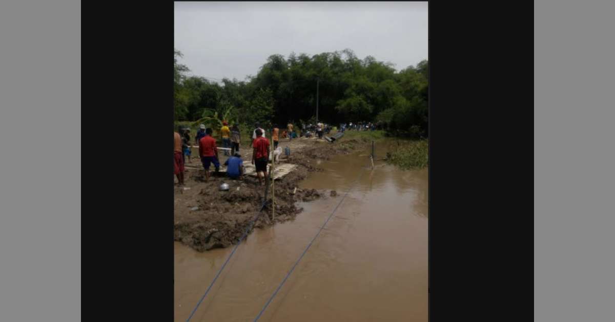 Jalan di Pilanggede Ambrol, Warga Gotong Royong Bangun 