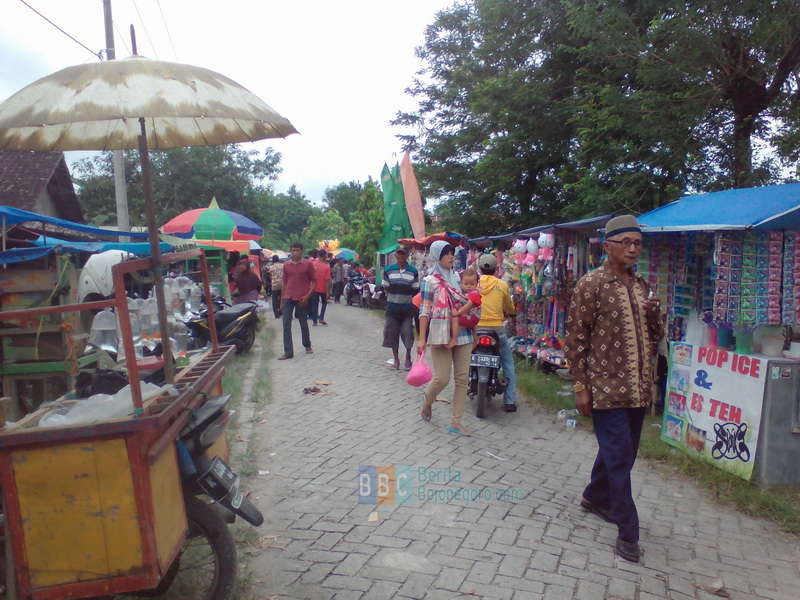 Pilkades Tiba, Pedagang Mengais Rejeki