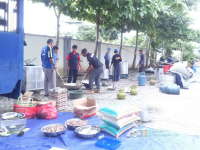 Dapur Umum Disnakertransos Siapkan 1.000 Bungkus Nasi Setiap Hari