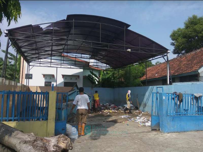 Warga Kadipaten Keluhkan TPS di Tengah Pemukiman