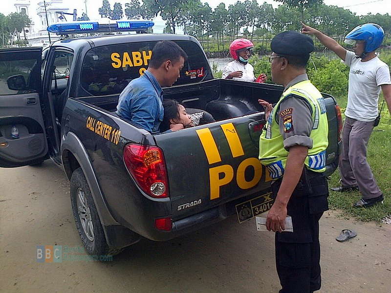 Gara-gara Ada Pengendara Seenaknya Potong Jalan, Satu Keluarga Celaka