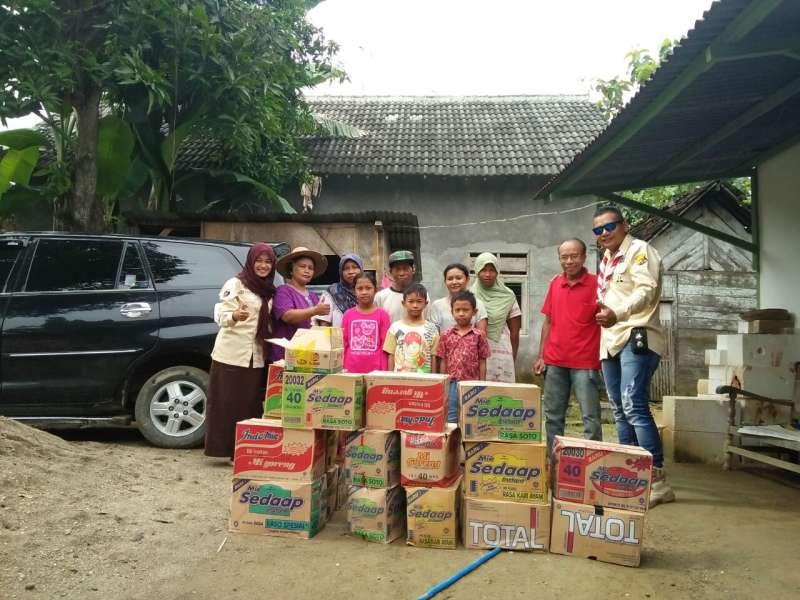 Peduli Korban Banjir, Saka Bhayangkara Salurkan Bantuan