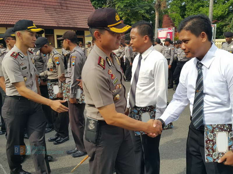 Kapolres Beri Penghargaan 8 Anggota Yang Tulus Membantu Masyarakat