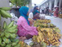 Tiap Pon dan Kliwon, Pisang dari Tambakrejo Banjiri Pasar Padangan