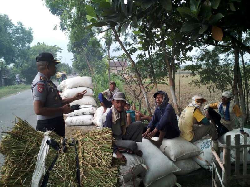 Kapolsek Kota Imbau Petani Jaga Kendaraan Saat ke Sawah