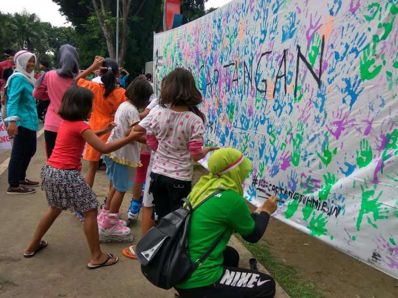 HMI Bojonegoro Kampanyekan Tolak Korupsi dengan 1000 Cap Tangan Masyarakat