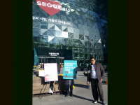 Seoul Yang Terus Berdemo Tetapi Tetap Ramah