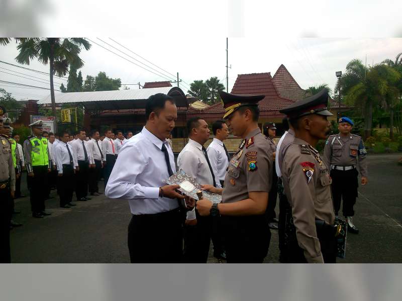Kapolres Beri Reward Pembina Pramuka Saka Bayangkara
