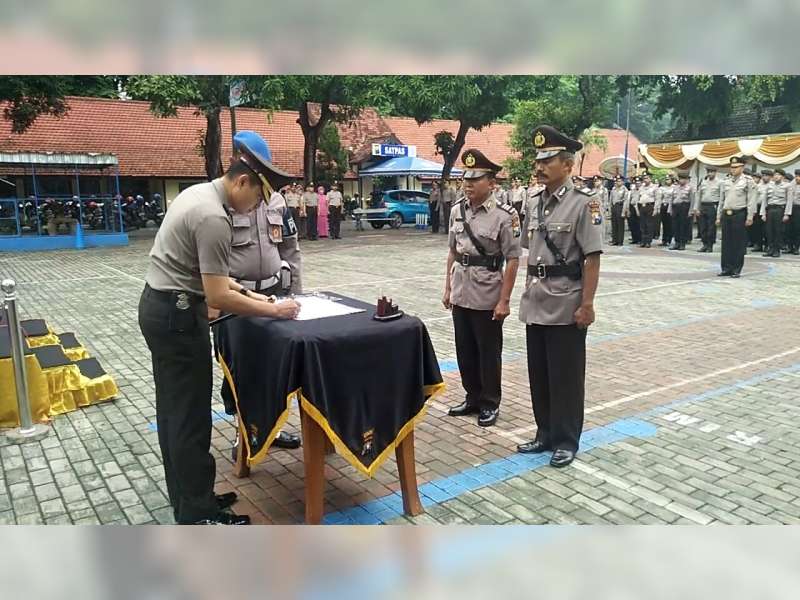 Polres Bojonegoro Gelar Upacara Sertijab dan Purna Tugas Anggota