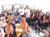 Ikut Pantau Pencairan Dana PKH, Kuswiyanto Beri Motivasi Para Penerima Bantuan